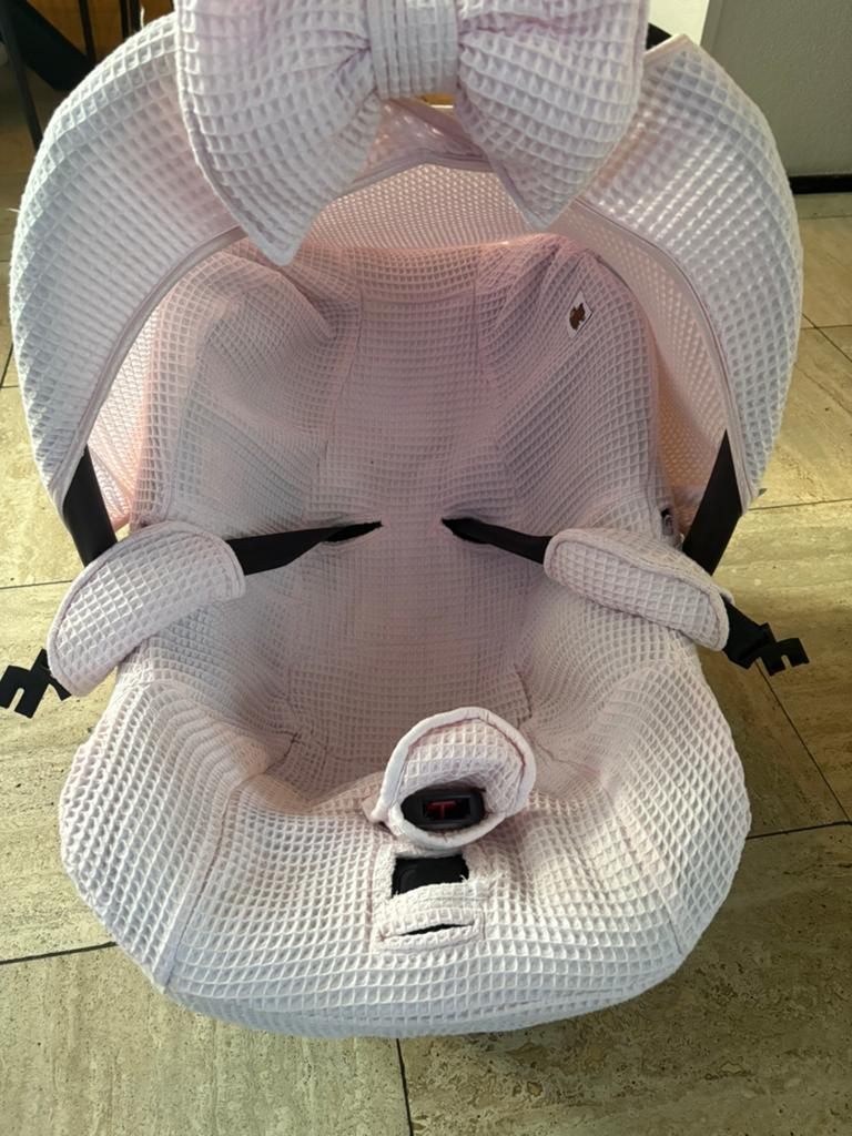 Maxi cosi met leuke hoes met strik, Ophalen, Zo goed als nieuw