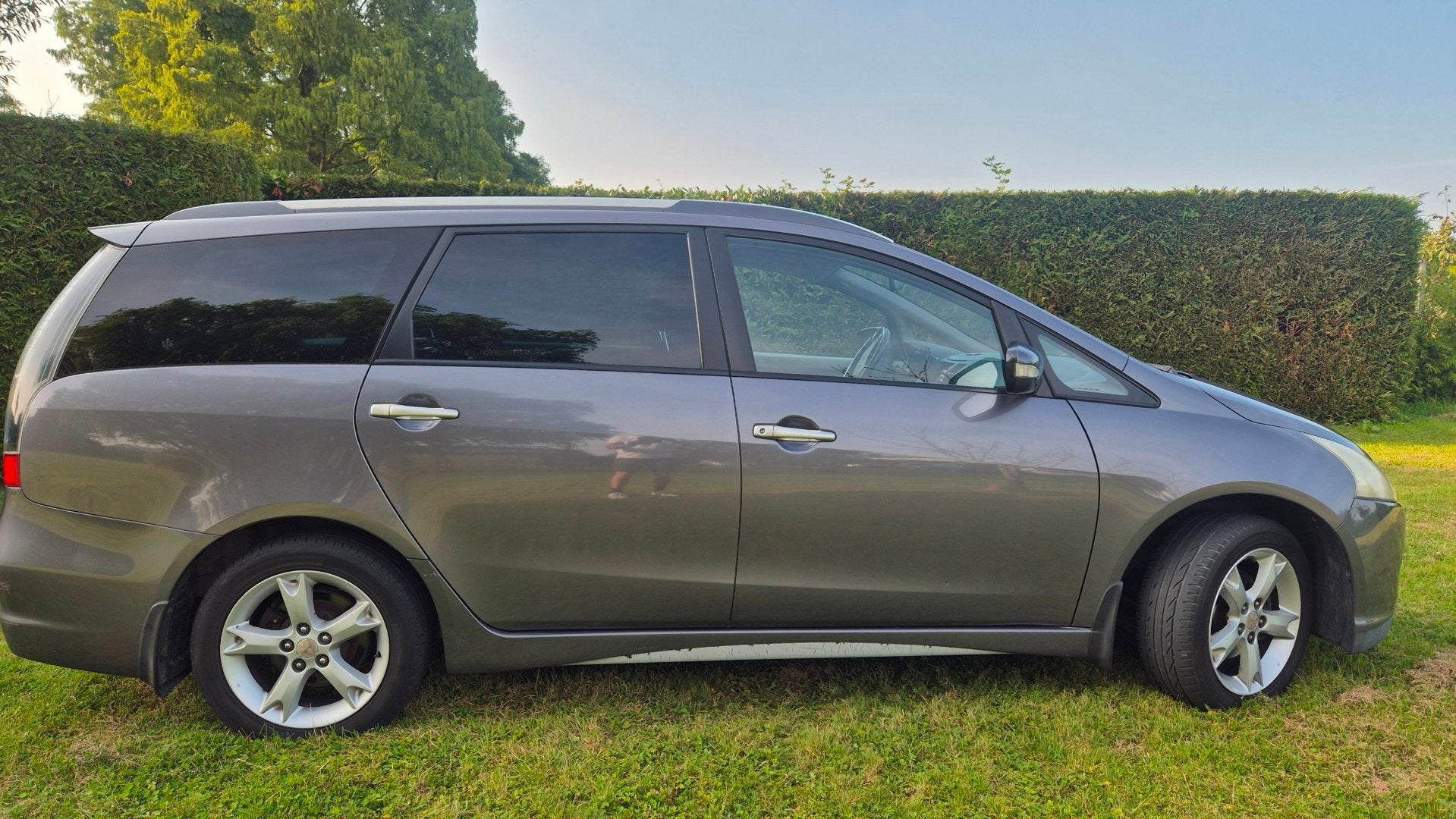 Mitsubishi Grandis 2.4-16V InSport 7 PERSOONS NIEUWE APK AIR, Voorwielaandrijving, Gebruikt, 7 stoelen, Handgeschakeld
