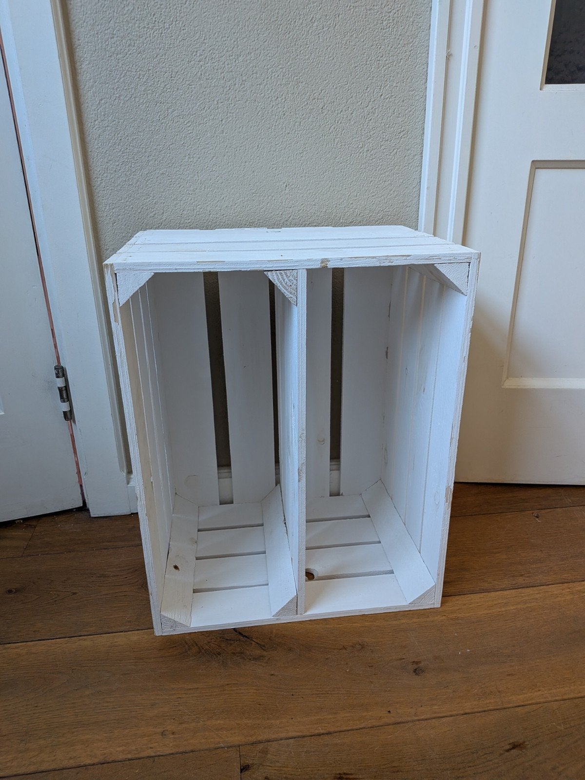 Wit geschilderde fruitkist.
Ideaal voor decoratie op een kin, Ophalen, Zo goed als nieuw, Minder dan 50 cm