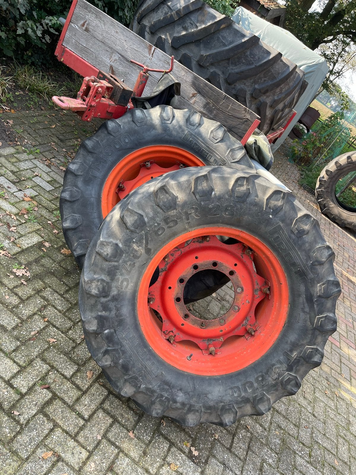 Pirelli TM700 540/65R28 banden op velg, Zakelijke goederen, Ophalen of Verzenden