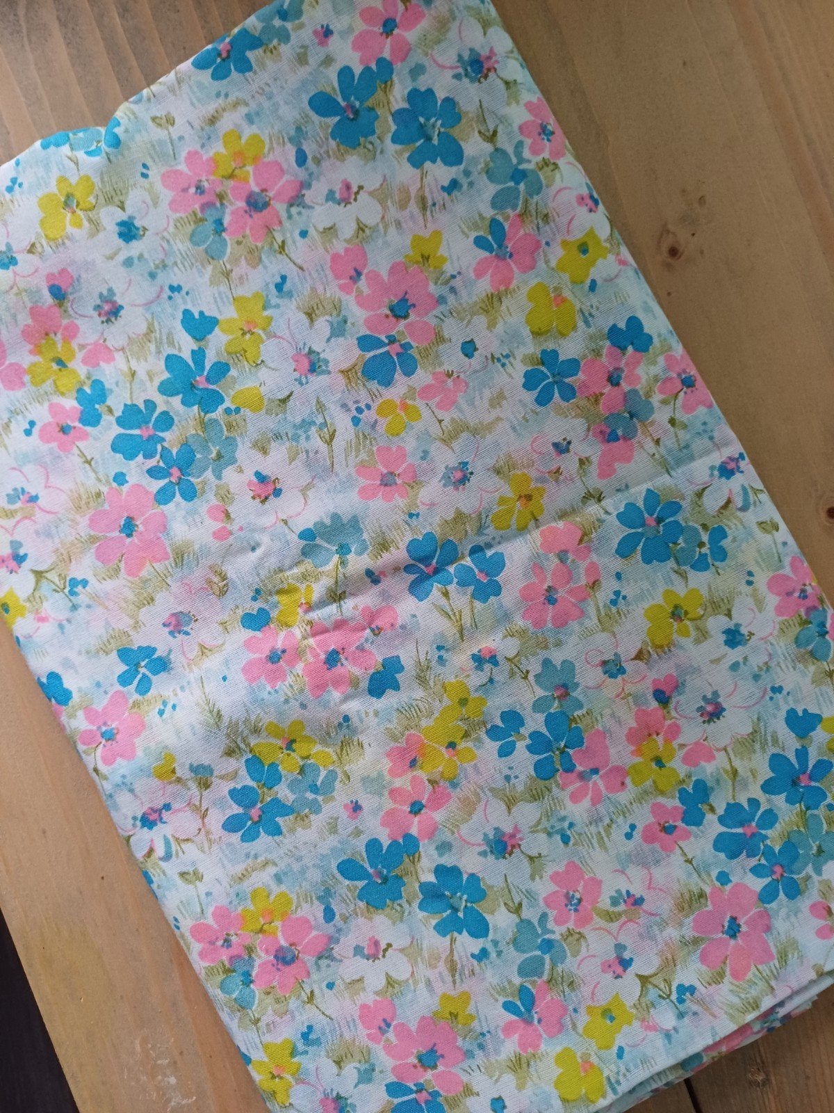 Lap stof vintage bloemetjes nieuw, 120 cm of meer, Wit, Nieuw, Ophalen of Verzenden