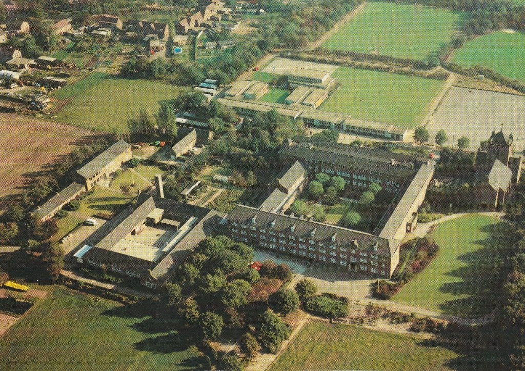 DEURNE St. Willibrord Luchtfoto (nu Hotel), Verzenden, 1980 tot heden, Gelopen, Noord-Brabant
