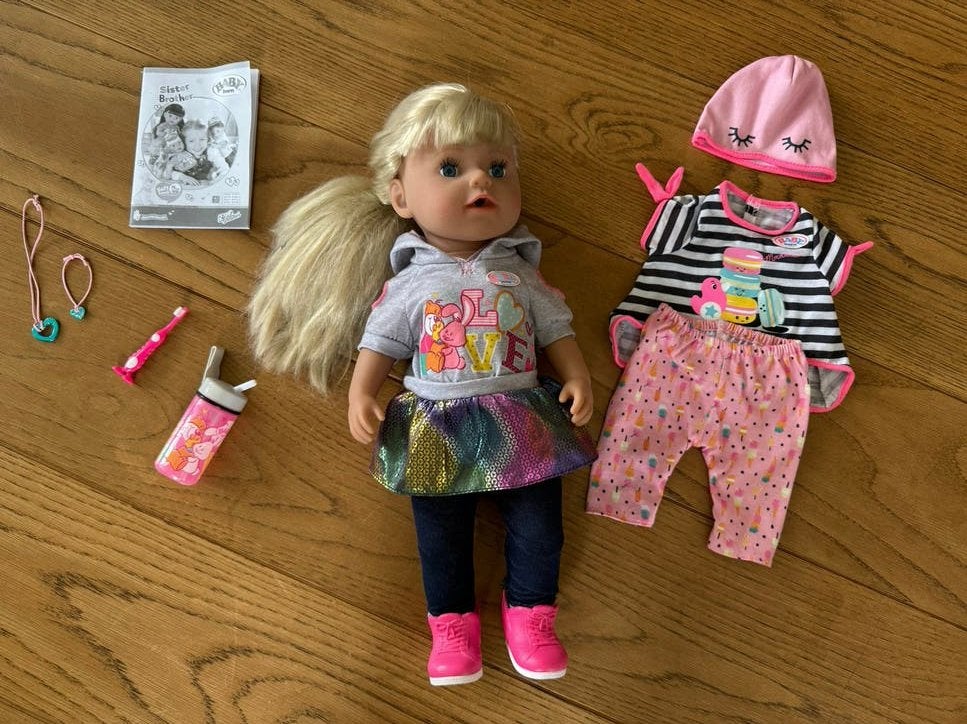 Baby Born Sister pop met accessoires, Ophalen of Verzenden, Zo goed als nieuw, Babypop