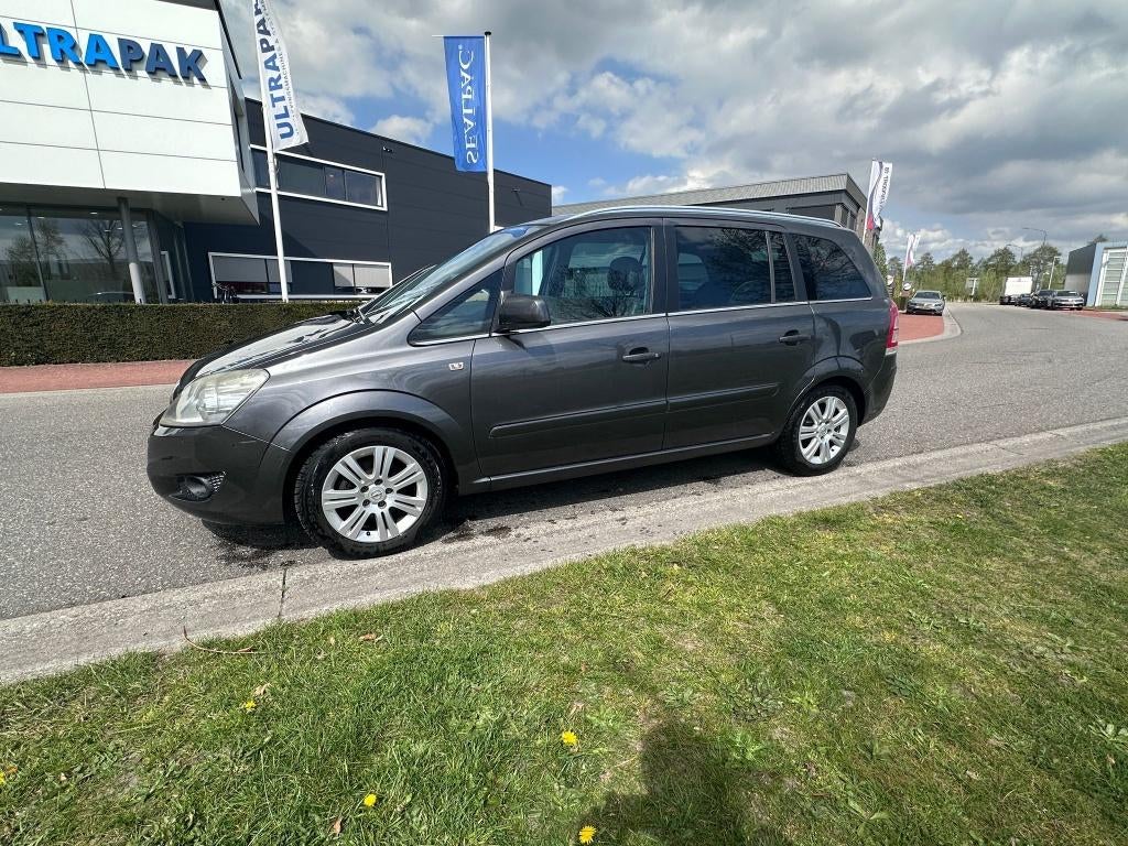 ** Opel Zafira 7-persoons uitvoering ** €5200,-, Voorwielaandrijving, 4 cilinders, 14 km/l, 1200 kg