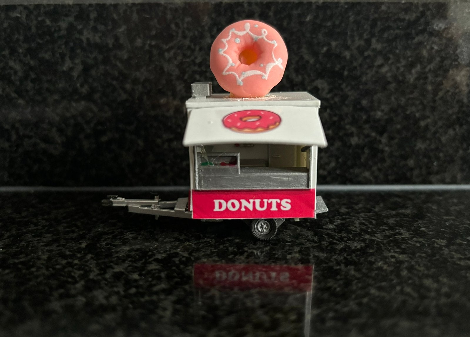 Resin bouwpakket donuts kermis kraam foodtruck 1:87 H0, Overige merken, Verzenden, Gelijkstroom of Wisselstroom, Brug, Tunnel of Gebouw