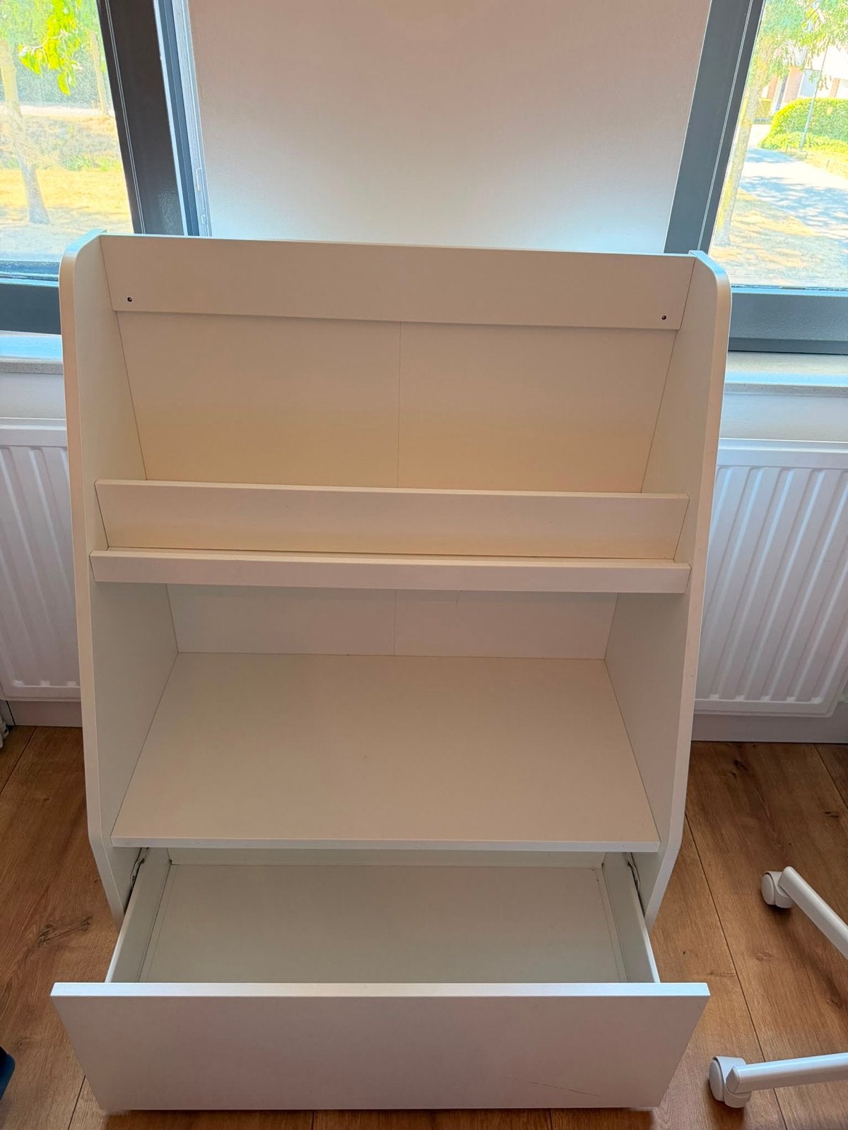 IKEA BERGIG Boekenkast met opbergruimte, wit, Ophalen, 100 tot 150 cm, 50 tot 100 cm, Zo goed als nieuw