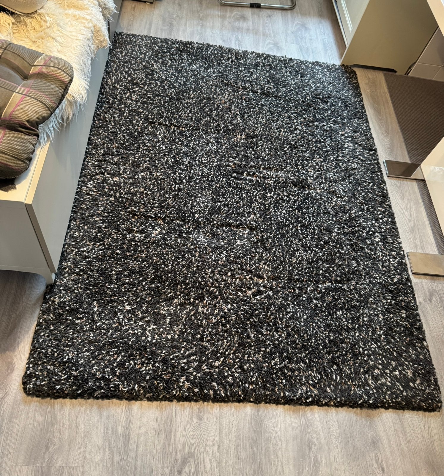 2x IKEA VINDUM Vloerkleden–Donkergrijs(133x180cm &170x230cm), Huis en Inrichting, Stoffering | Tapijten en Kleden, Ophalen, 150 tot 200 cm