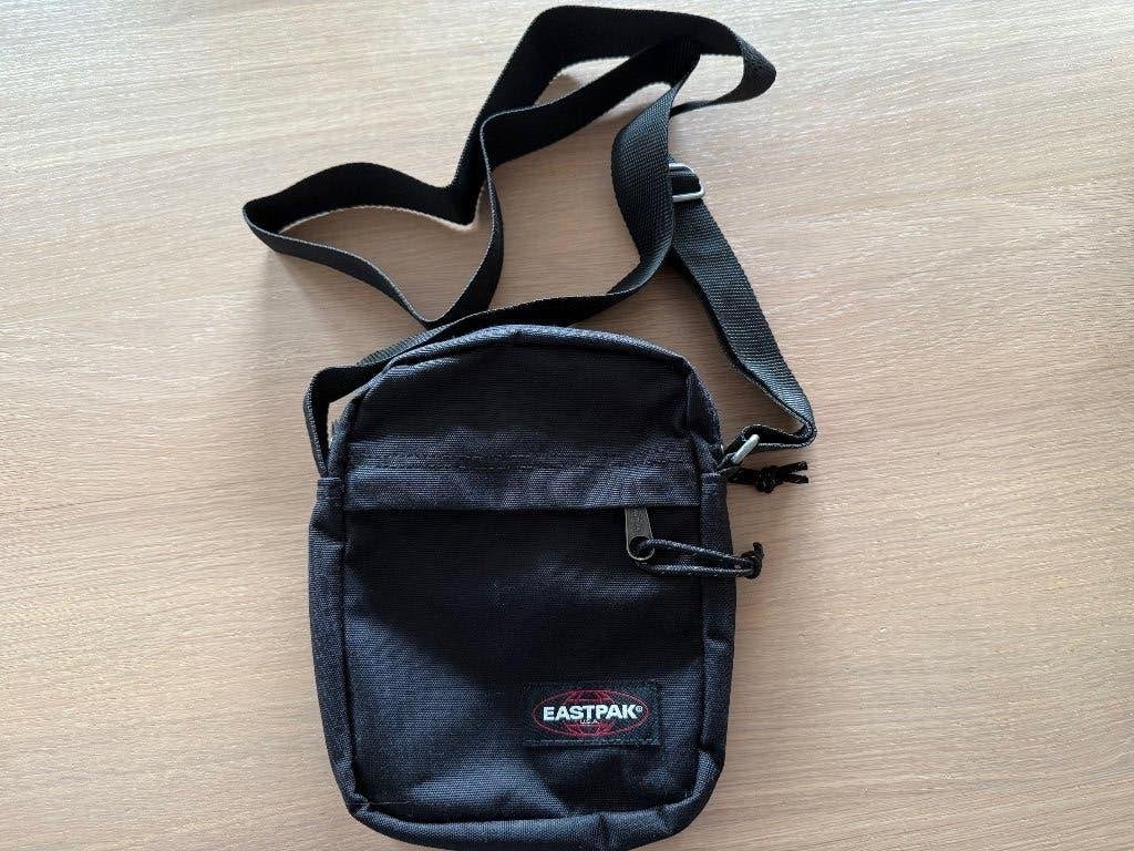 Eastpak THE ONE Crossbody - Zwart Schoudertas Black, Ophalen of Verzenden, Zo goed als nieuw, Zwart