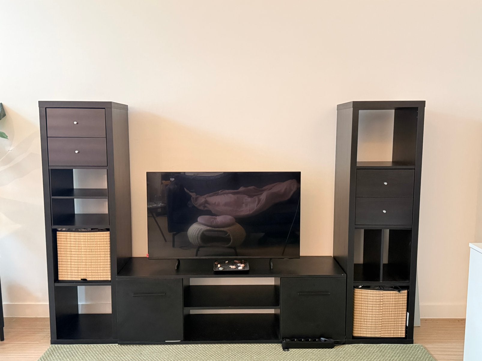 2x IKEA KALLAX 1x4 zwartbruin met lades, planken en manden, Ophalen, Minder dan 50 cm, 100 tot 150 cm, Zo goed als nieuw