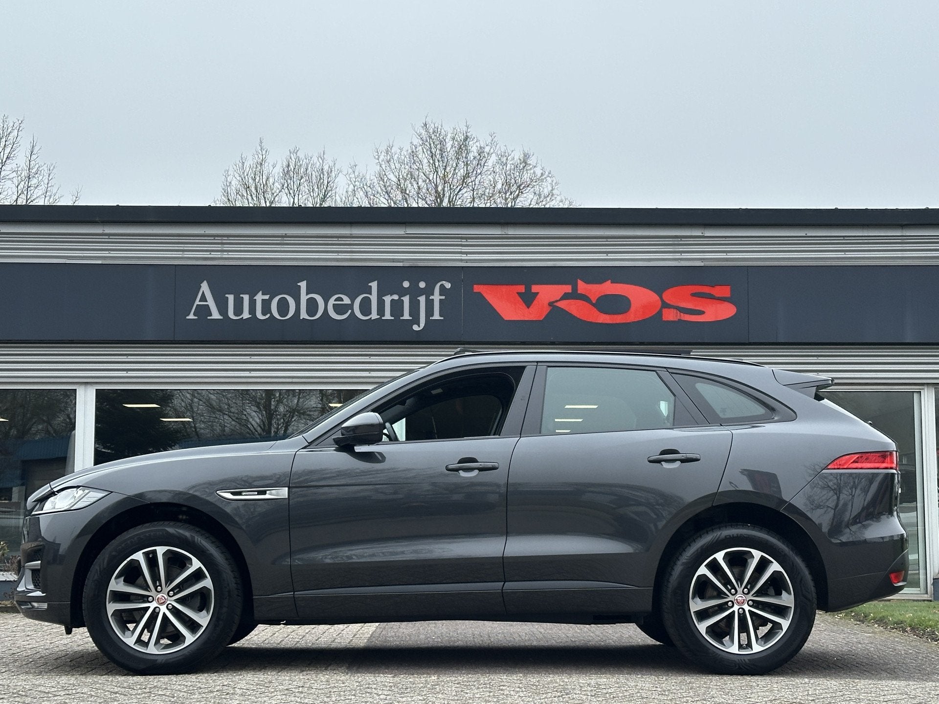 Jaguar F-Pace 2.0t AWD R-Sport | Panodak | Leder | Achteruit, Auto's, Jaguar, Gebruikt, Euro 6, 4 cilinders, 252 pk