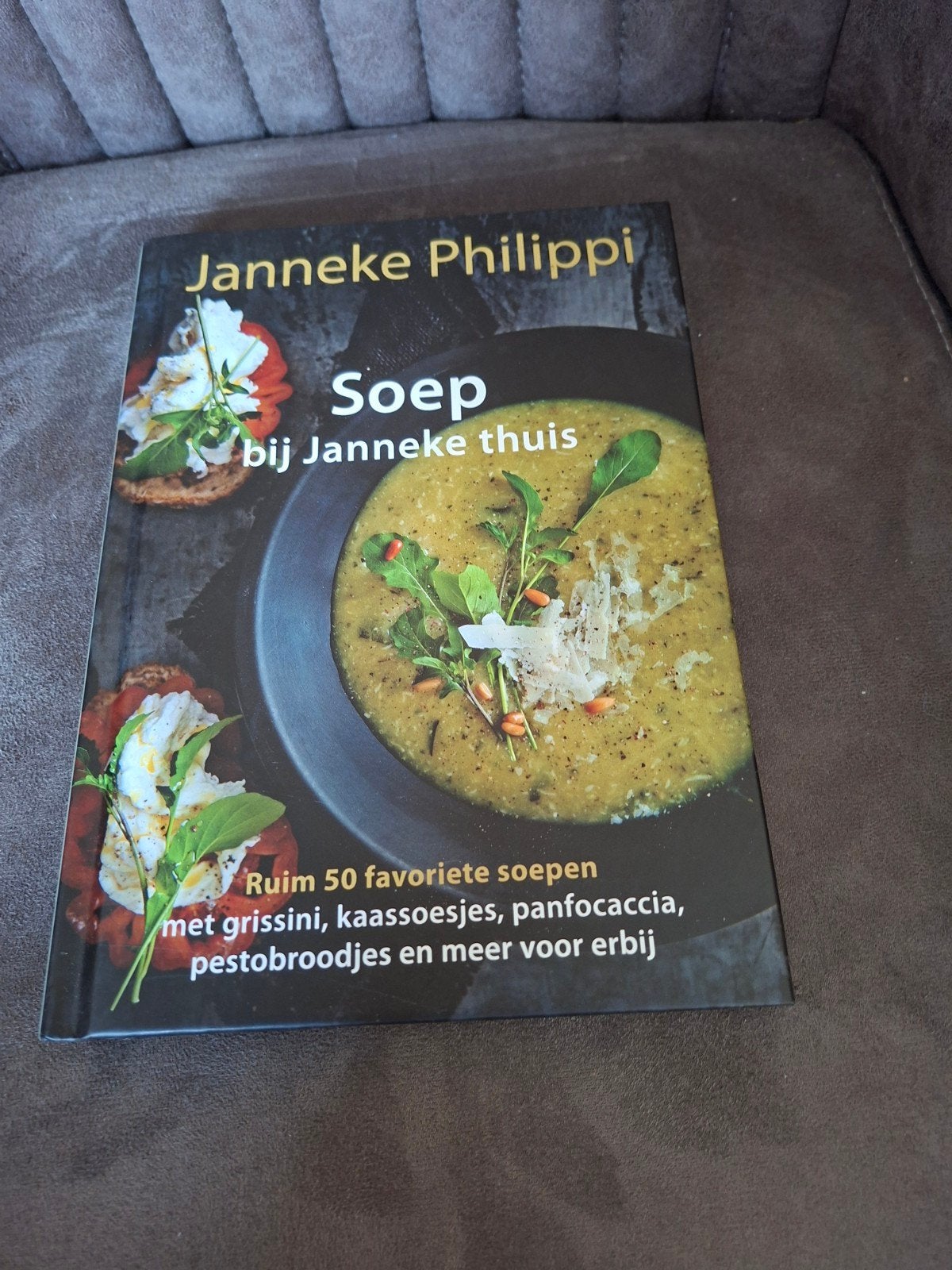 Soep bij Janneke thuis - Janneke Philippi, Voorgerechten en Soepen, Janneke Philippi, Ophalen of Verzenden, Zo goed als nieuw