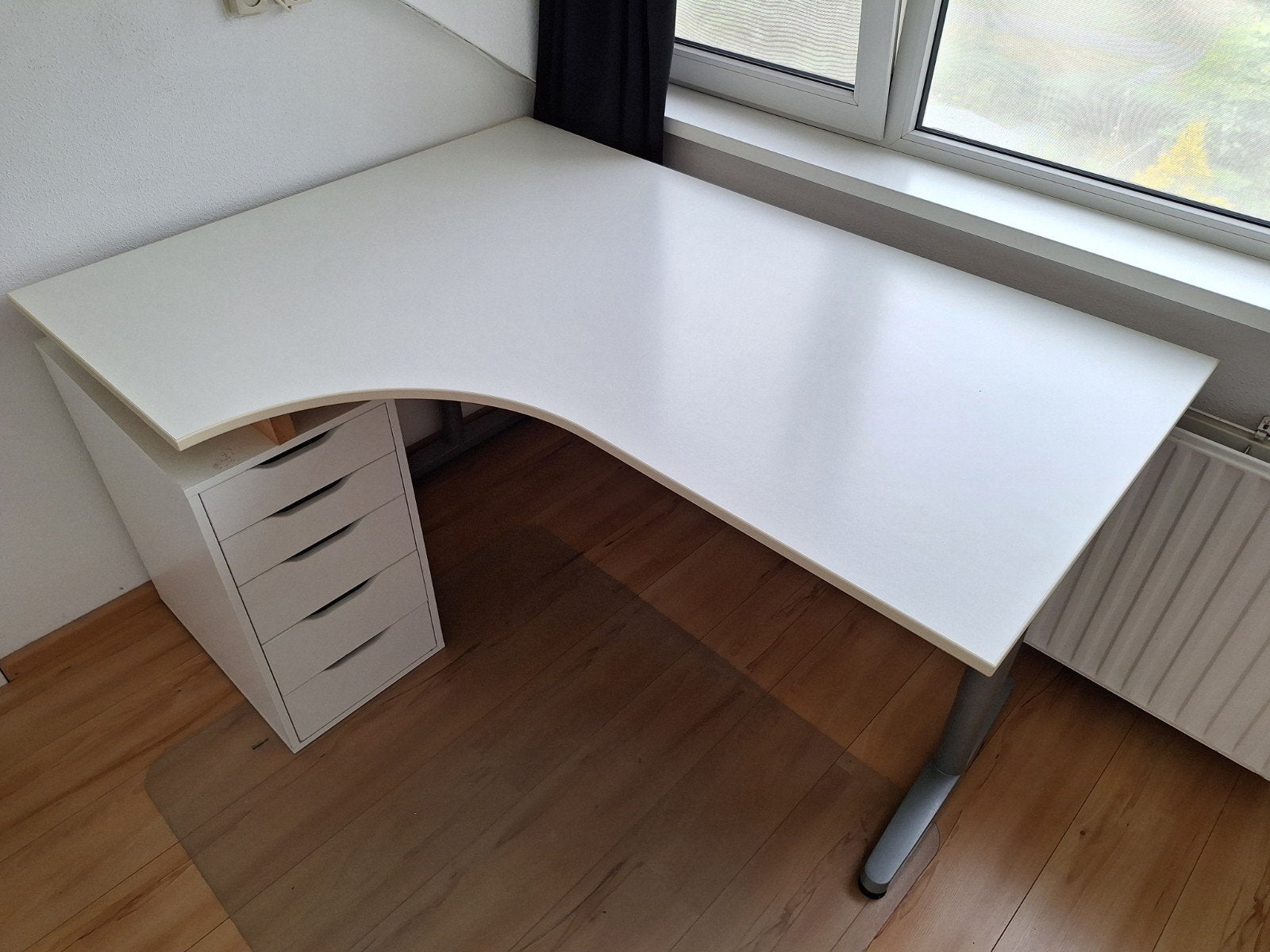 IKEA Hoekbureau Wit - Ruim en Functioneel, Ophalen, Demontabel, Gebruikt, Spaanplaat of MDF