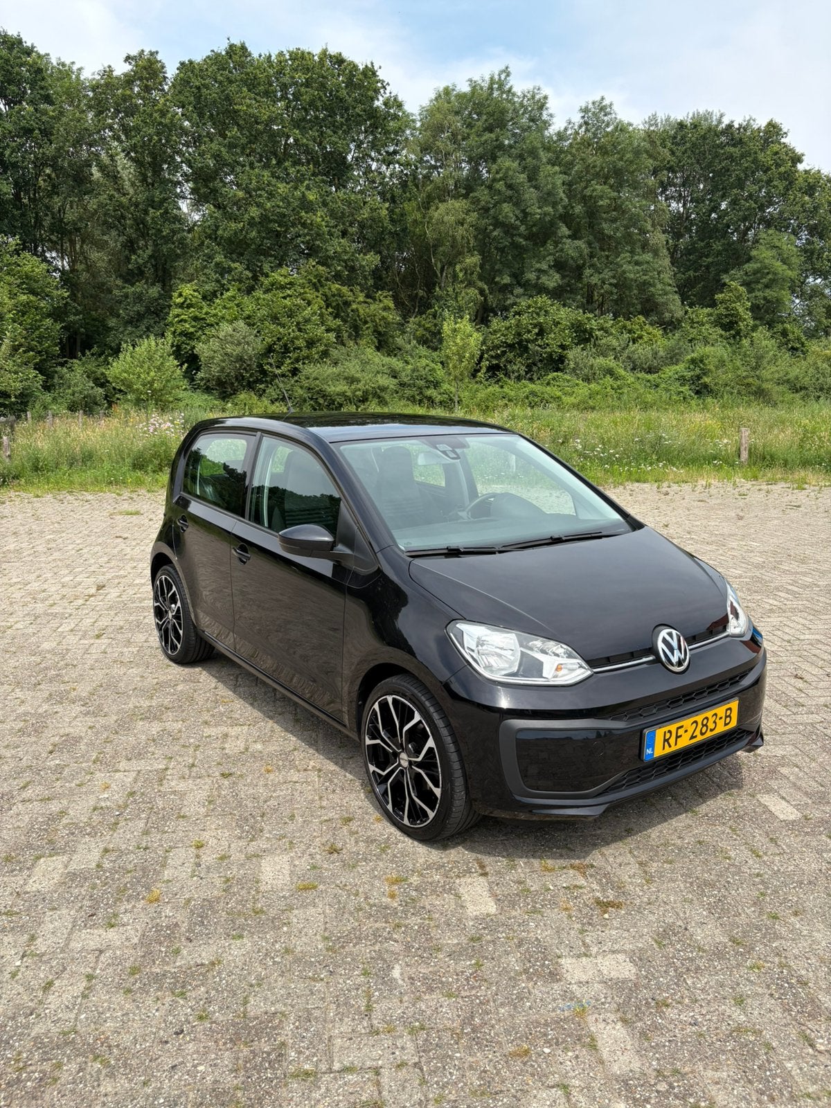 Volkswagen Move up BMT 4 deurs 2017, Auto's, Voorwielaandrijving, Up!, 4 stoelen, Zwart