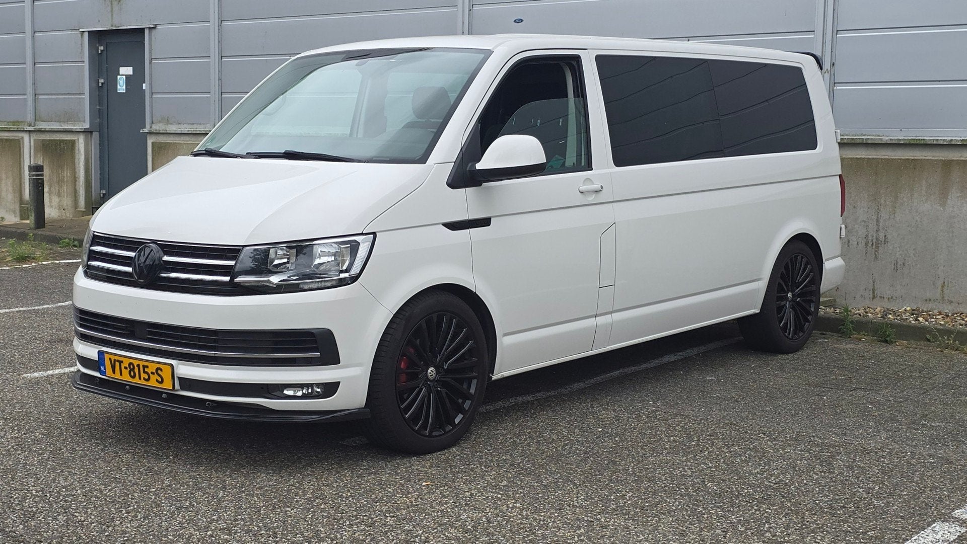 Volkswagen Transporter 2.0 TDI L2H1 DC Highline, Gebruikt, Euro 6, 4 cilinders, Volkswagen