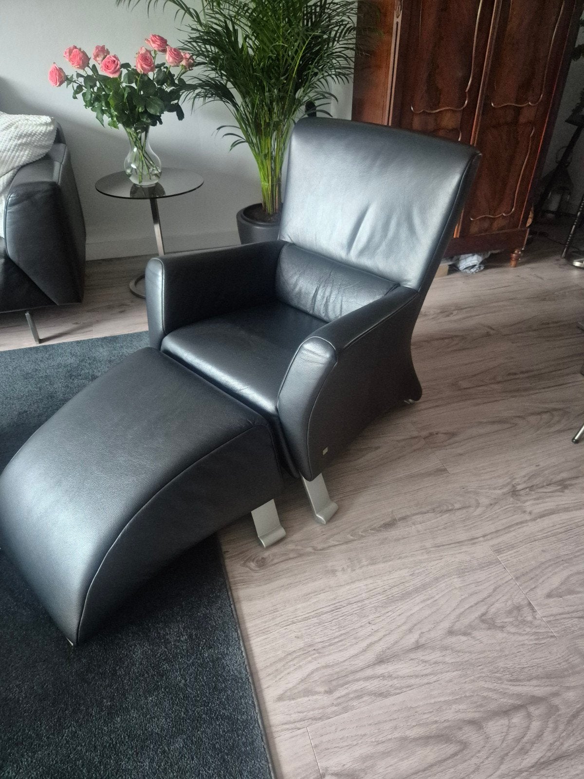 Rolf Benz Leren Fauteuil met Voetenbank - Zwart, Ophalen, 75 tot 100 cm, Zo goed als nieuw, 50 tot 75 cm