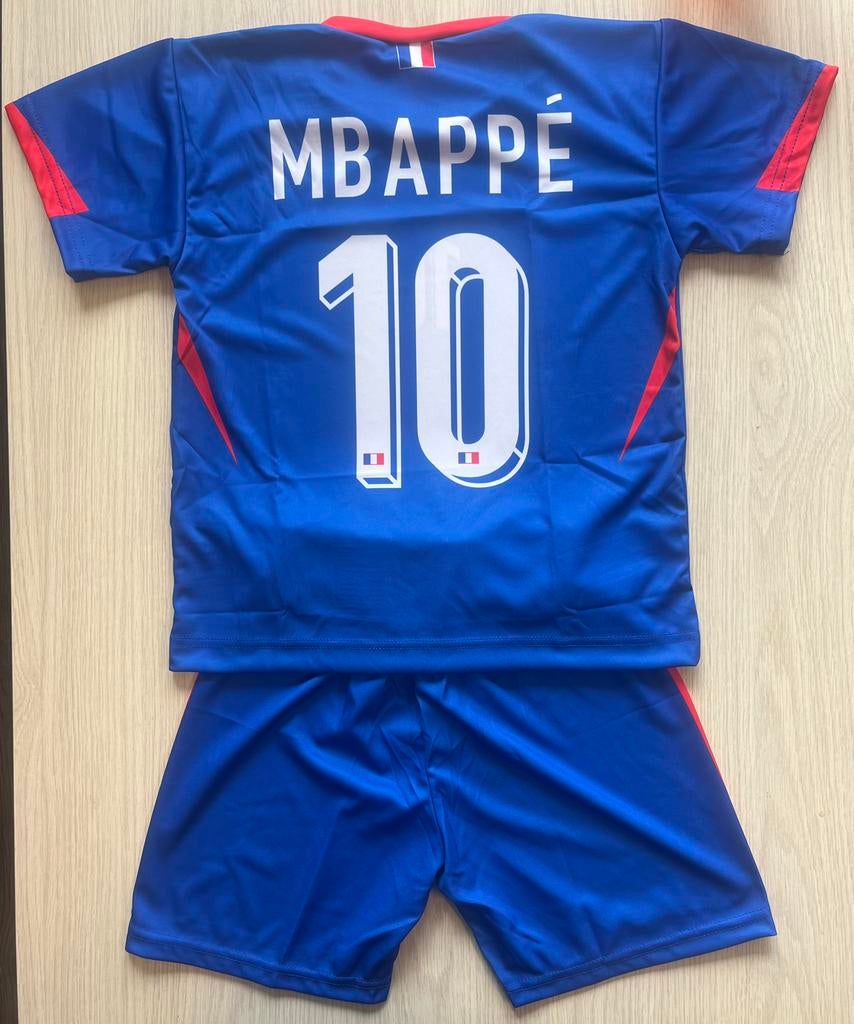 Mbappe voetbaltenue voetbalshirt met broek voetbal set, Ophalen of Verzenden, Nieuw, Set