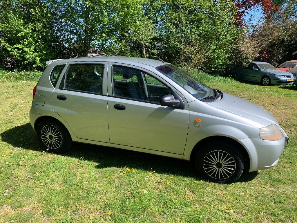 kalos 1.2 orgineel nl met 142390 km met boekjes en nap 2004, Auto's, Daewoo, Voorwielaandrijving, 1150 cc, Kalos, Origineel Nederlands