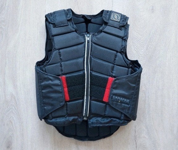 super mooie bodyprotector, Dieren en Toebehoren, Paarden en Pony's | Beschermers, BR, Overige maten, Cross-country, Klittenbandsluiting