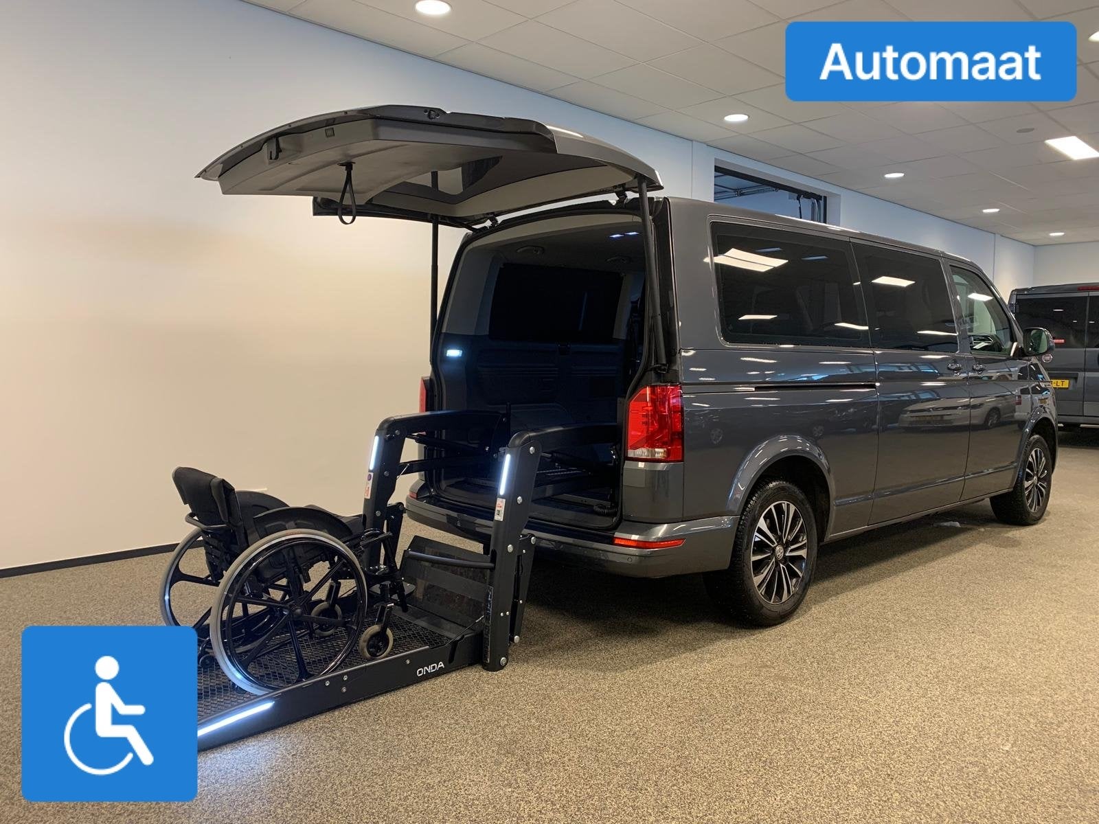 Volkswagen Caravelle L2H1 Rolstoelbus Zelfrijder, Auto's, 12 maanden, Stof, Gebruikt, Euro 6