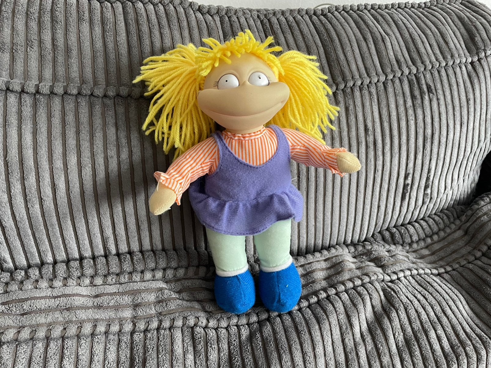 Oude knuffel pop van Rugrats meisje Angelica 24 cm, Verzamelen, Ophalen of Verzenden, Gebruikt
