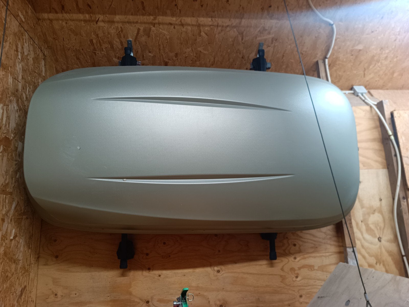Grote dakkoffer Mitsubishi Pajero (sleutel kwijt), Auto diversen, Ophalen of Verzenden, Gebruikt