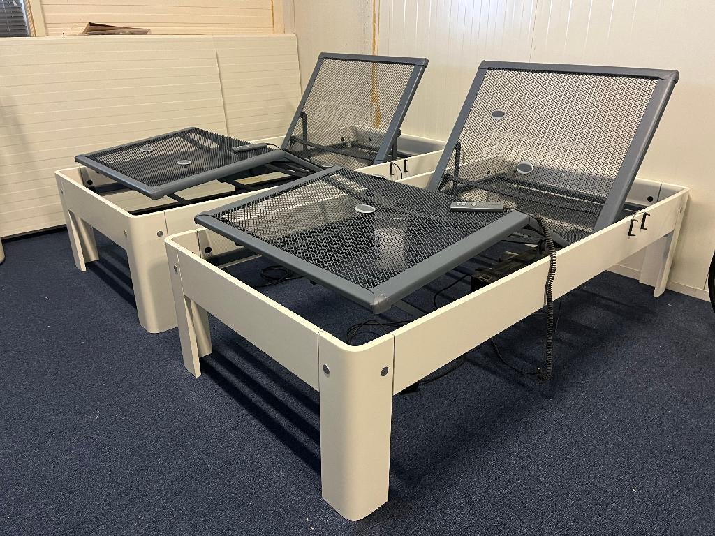 Twee elektrische Auping Auronde bedden (90x190x48cm)., Ophalen, Verstelbaar, 90 cm, Eenpersoons