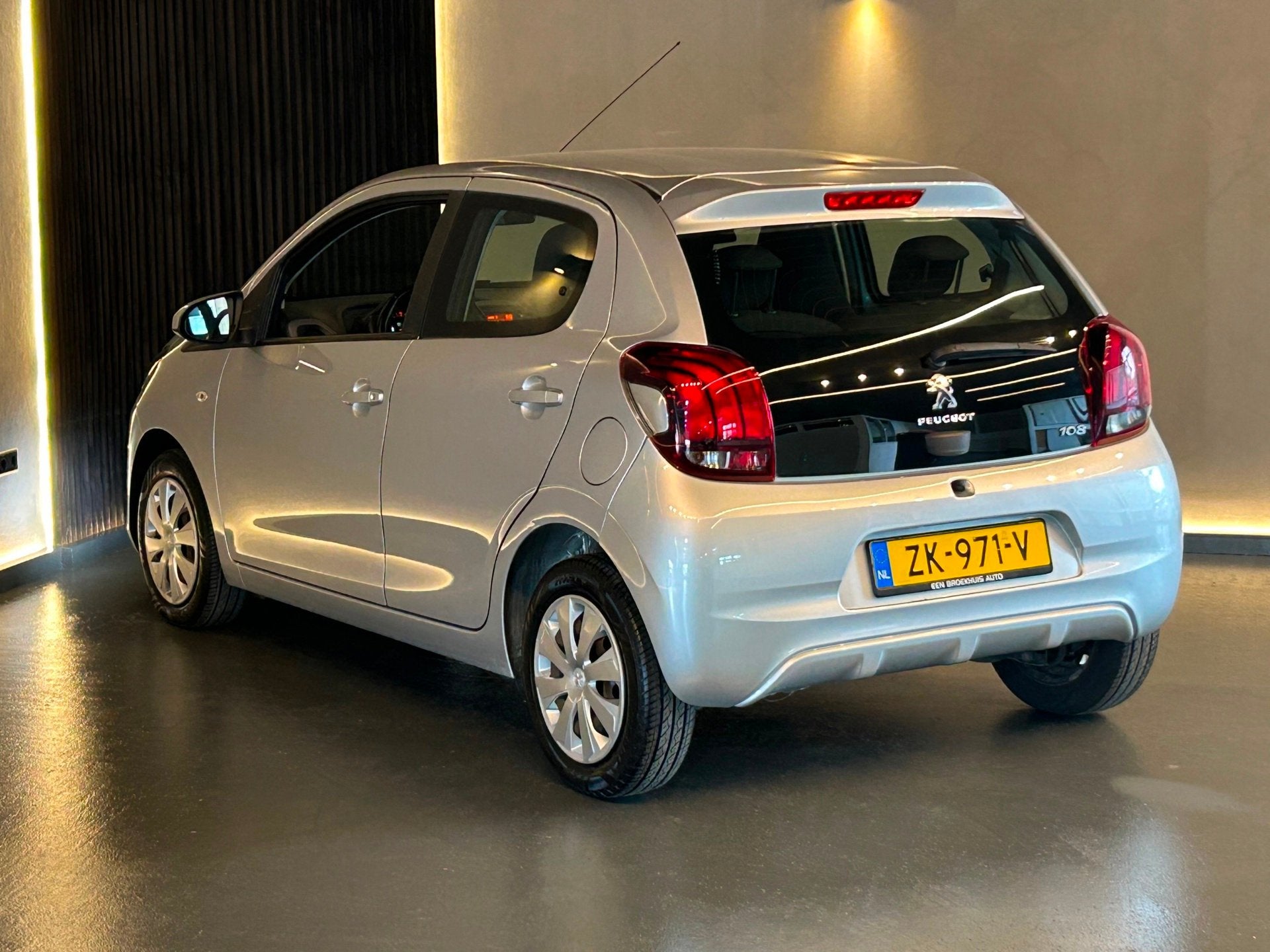 Peugeot 108 1.0 e-VTi Active|GARANTIE|AUTOMAAT|NAP|BLUETOOTH, Auto's, Gebruikt, Euro 6, 4 stoelen, Origineel Nederlands