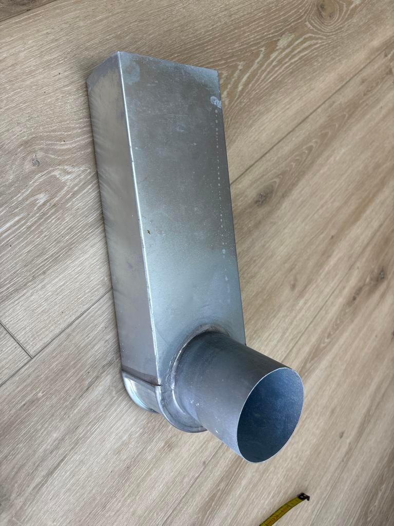 Zinken uitloop voor regenpijp, Doe-het-zelf en Verbouw, Buizen en Afvoer, Afvoer, 60 tot 80 mm, Ophalen of Verzenden, Zo goed als nieuw