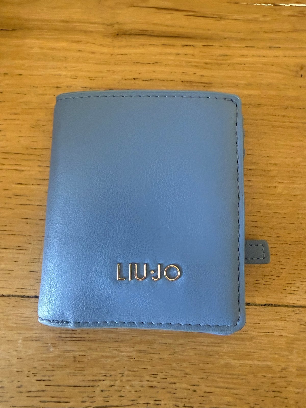 Liu Jo Milano Compacte Portemonnee Lichtblauw Goudkleurig, Sieraden, Tassen en Uiterlijk, Overige merken, Blauw, Ophalen of Verzenden
