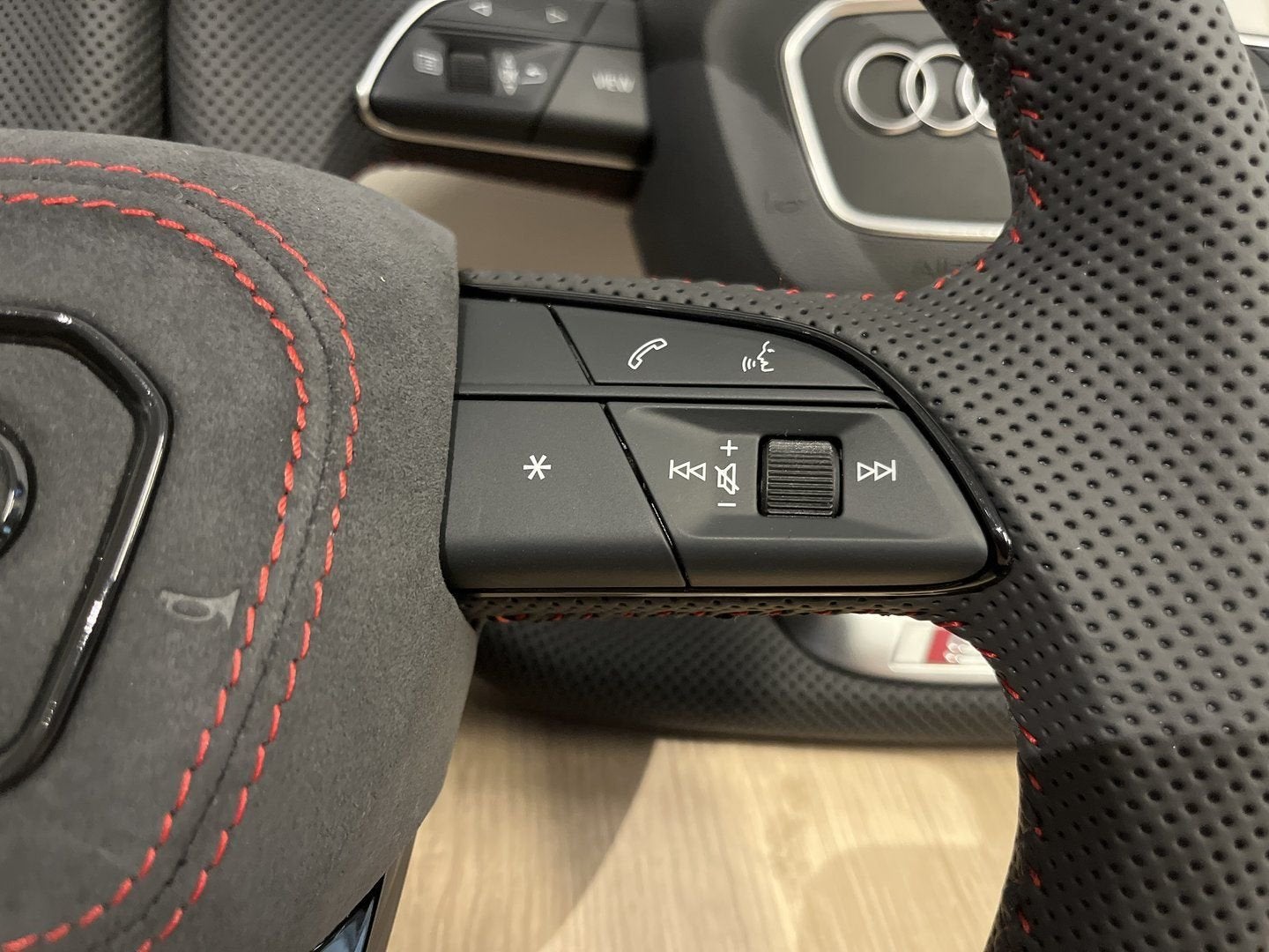 Audi a3 q3 rs3 rsq3 rs sline stuurwiel geperforeerd, -, -, Nieuw, -