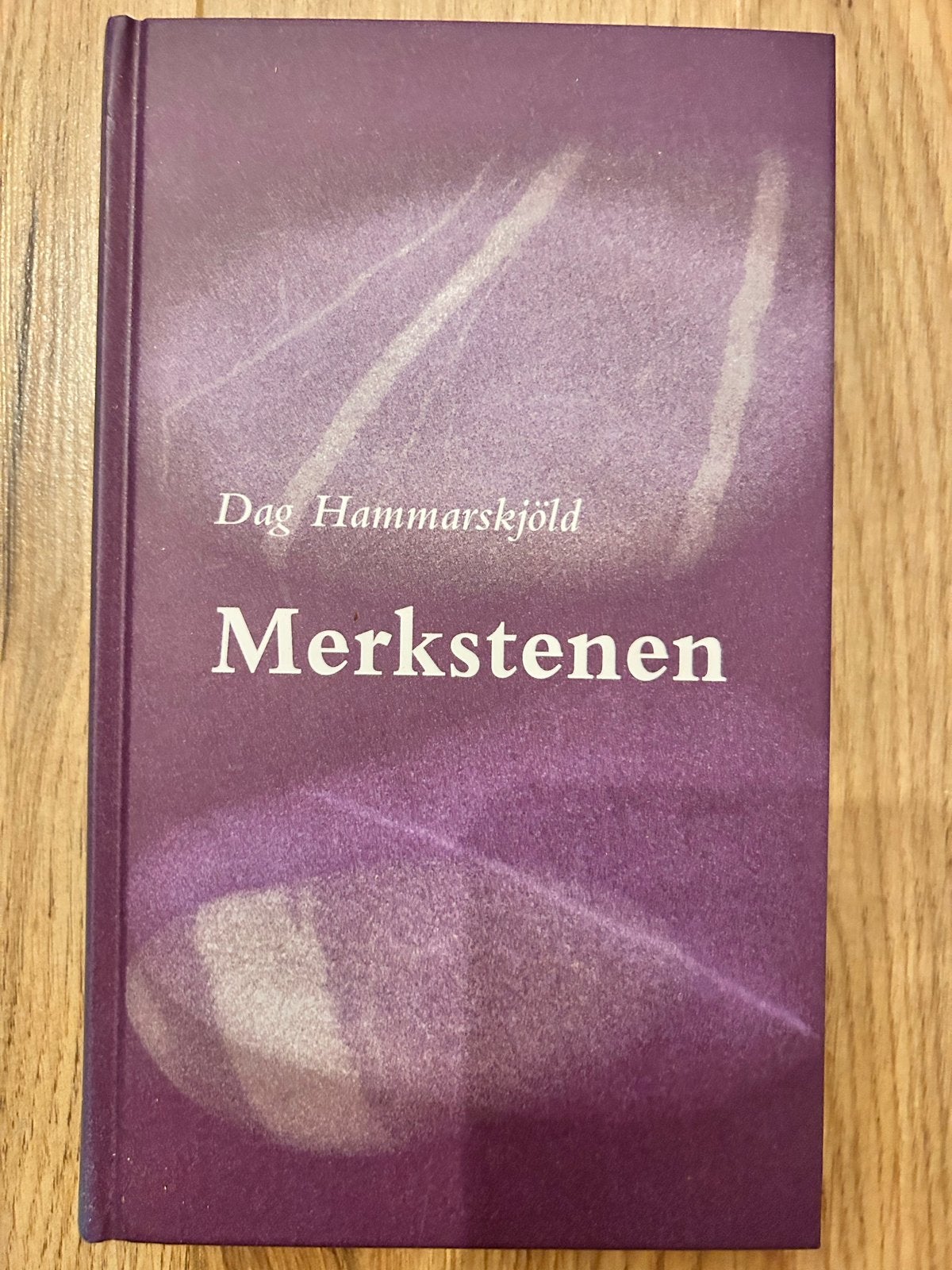 Merkstenen - Dag Hammarskjöld (Spiritualiteit), Ophalen of Verzenden, Zo goed als nieuw, Spiritualiteit algemeen, Achtergrond en Informatie