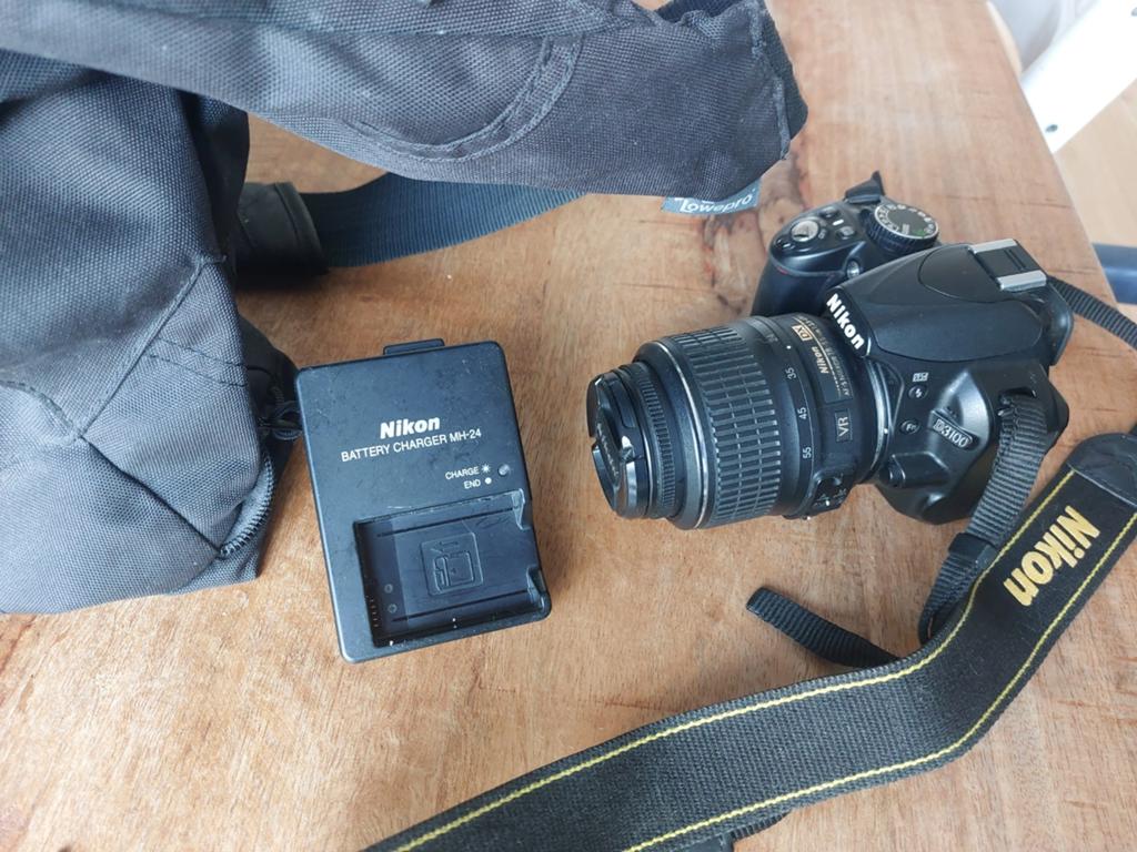 Nikon D3100 spiegelreflexcamera met 18-55mm lens en tas, Audio, Tv en Foto, Fotocamera's Digitaal, Gebruikt, Spiegelreflex, Ophalen of Verzenden
