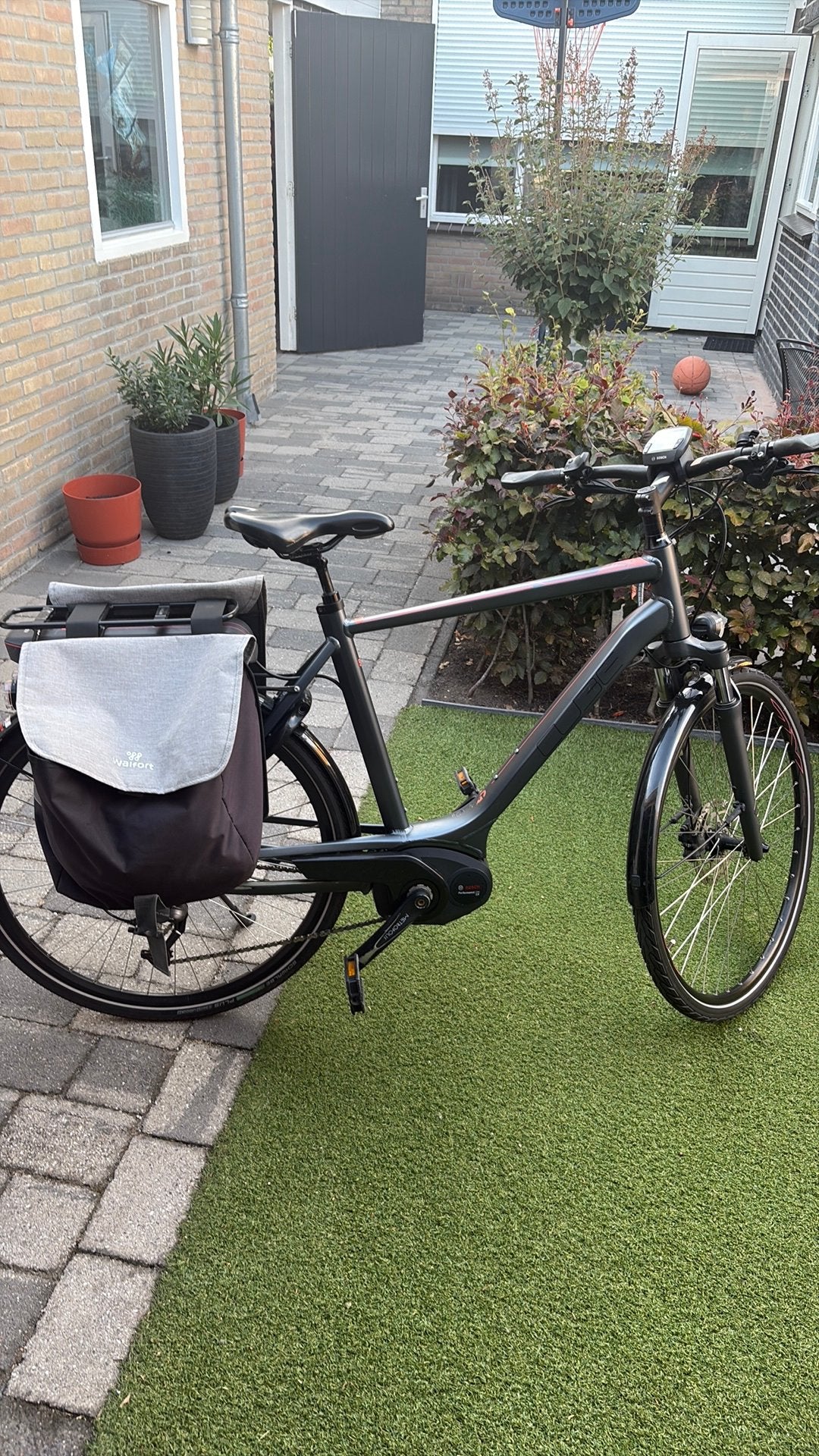 Cube touring pro met bosch performance line 500, Fietsen en Brommers, Fietsen | Bakfietsen, Ophalen, Zo goed als nieuw, 4 kinderen of meer