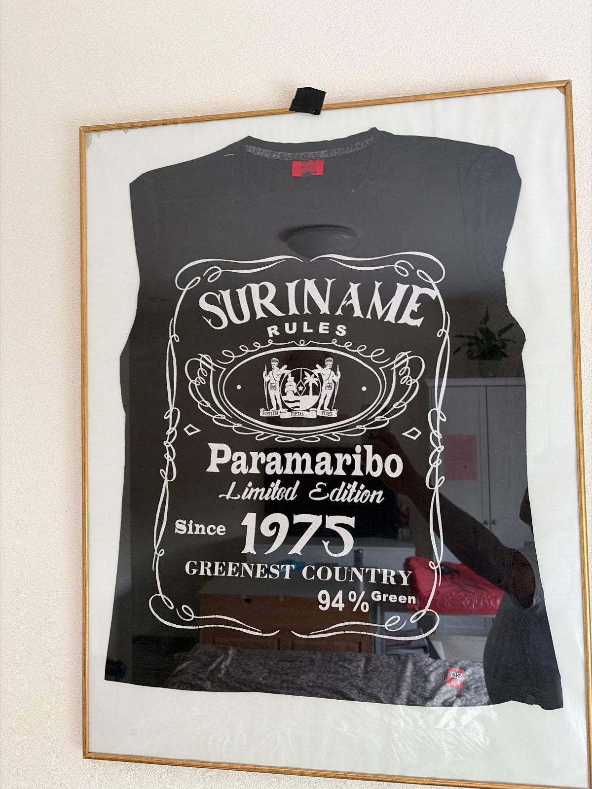 Ingelijst T-shirt 'Suriname Rules Paramaribo Since 1975', Overige typen, Ophalen of Verzenden, Zo goed als nieuw, 75 – 100