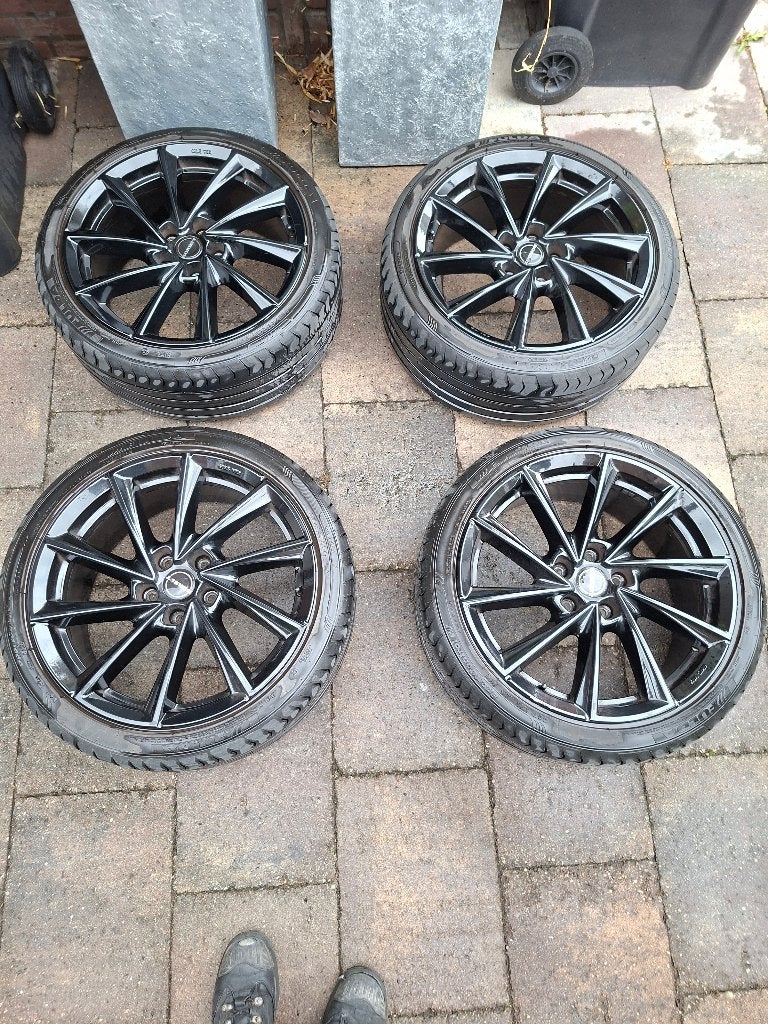 Lichtmetalen velgen met banden, 225/40/18, Ophalen, 18 inch, Gebruikt, Banden en Velgen