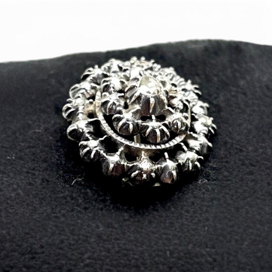 Zilveren broche met roosgeslepen diamant, Ophalen of Verzenden, Zilver, Broche