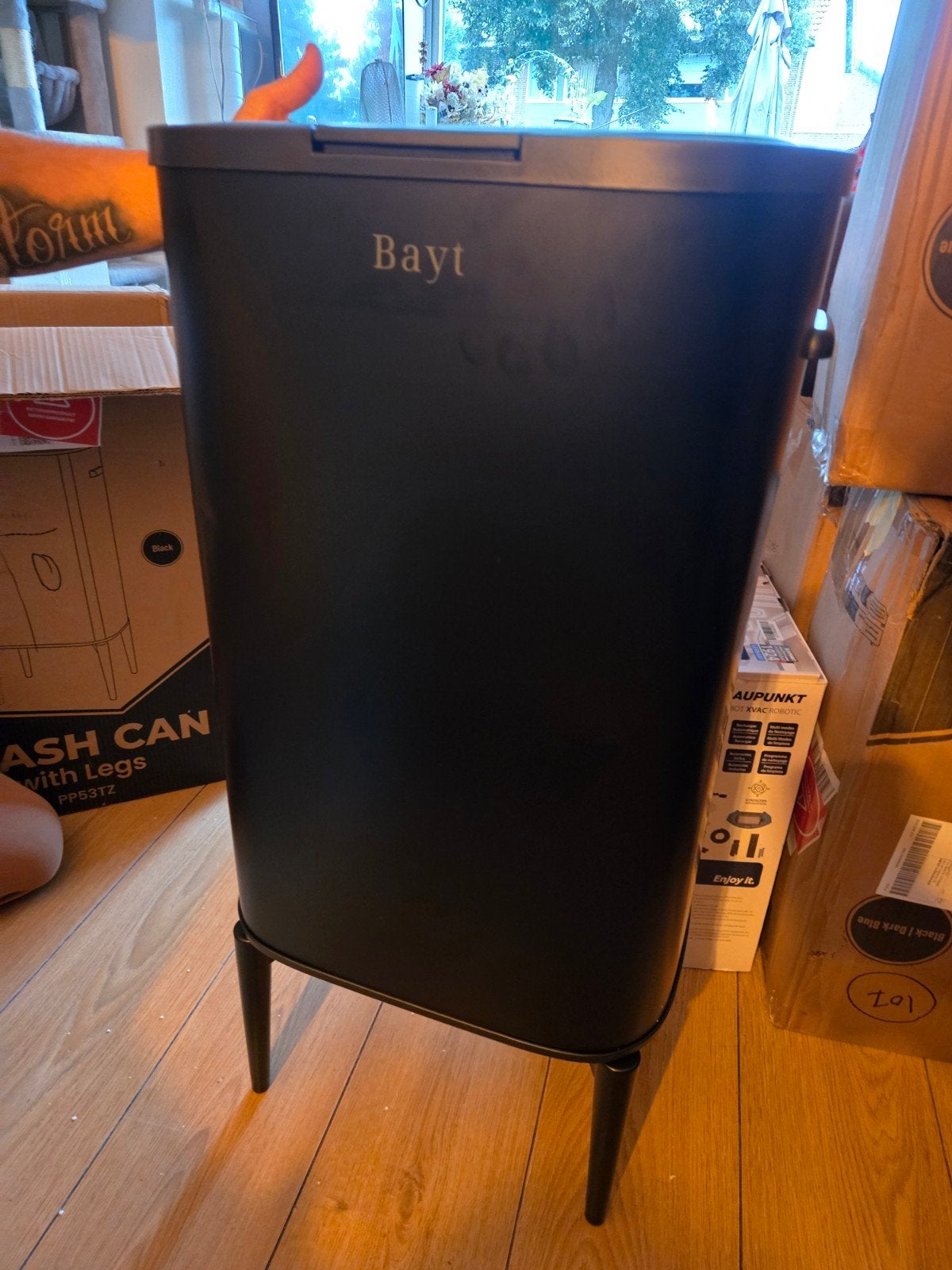 Bayt Zwarte Prullenbak met Poten - 50 Liter, Huis en Inrichting, Woonaccessoires | Prullenbakken, Ophalen, Nieuw, Kunststof