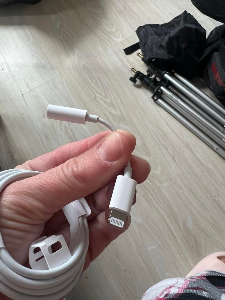 Apple Lightning naar 3.5mm koptelefoon jack adapter, Ophalen of Verzenden, Zo goed als nieuw, Minder dan 2 meter, Overige kabels