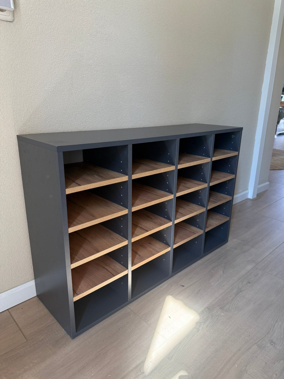 Schoenenkast Lysander – Antraciet/Eiken – Zo goed als nieuw, Huis en Inrichting, Kasten | Schoenenkasten, Ophalen, Zo goed als nieuw