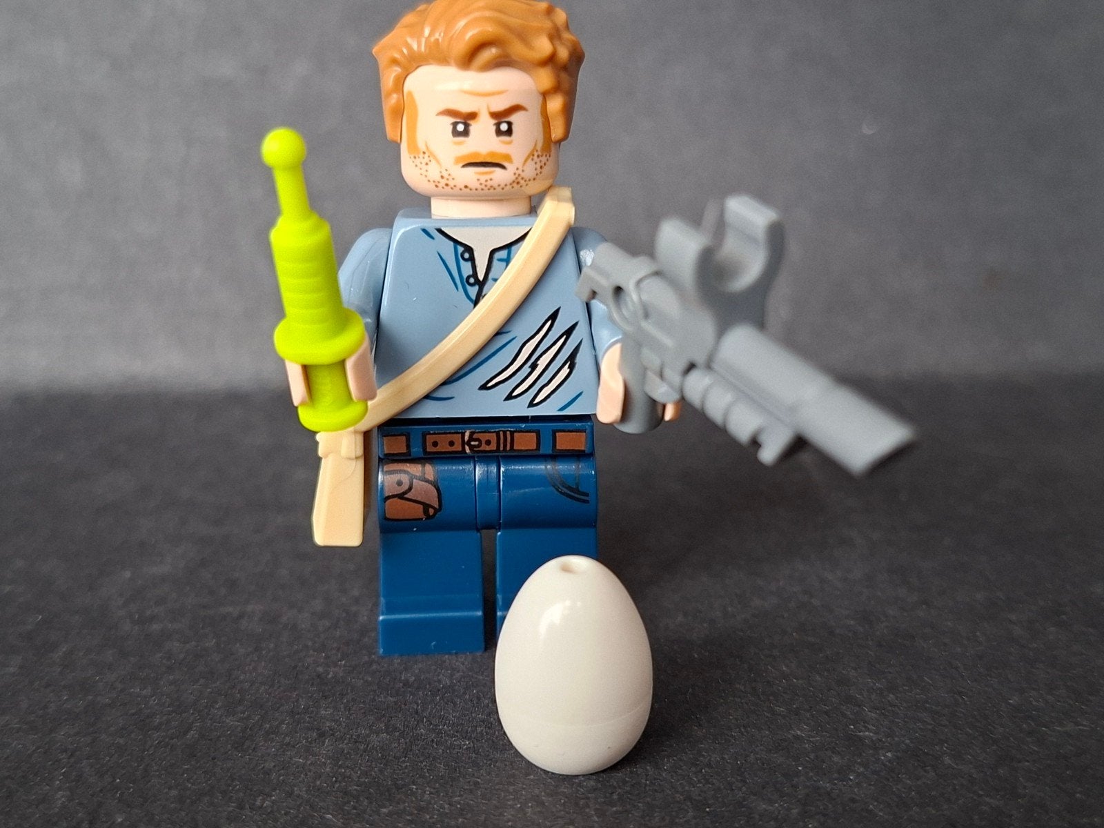 Lego minifig Jurassic World Parc Owen NIEUW met Dino Ei, Jurassic World, Lego, Nieuw, Ophalen of Verzenden