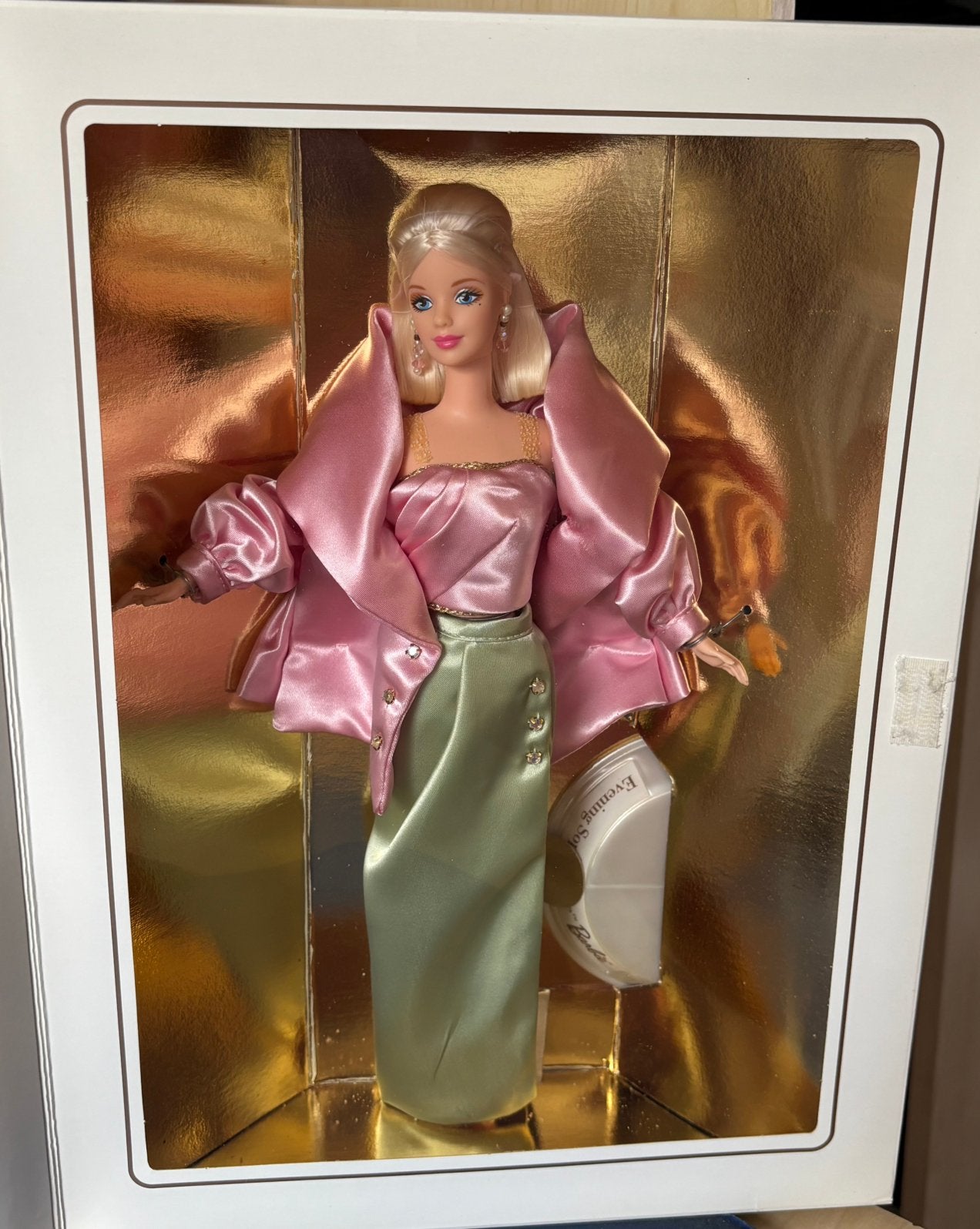Evening sophisticate Barbie NRFB, Verzamelen, Poppen, Ophalen of Verzenden, Zo goed als nieuw, Fashion Doll