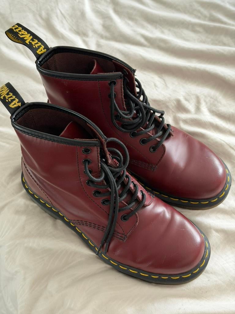 Dr Martens rood maat 40, Kleding | Dames, Schoenen, Ophalen, Zo goed als nieuw, Rood