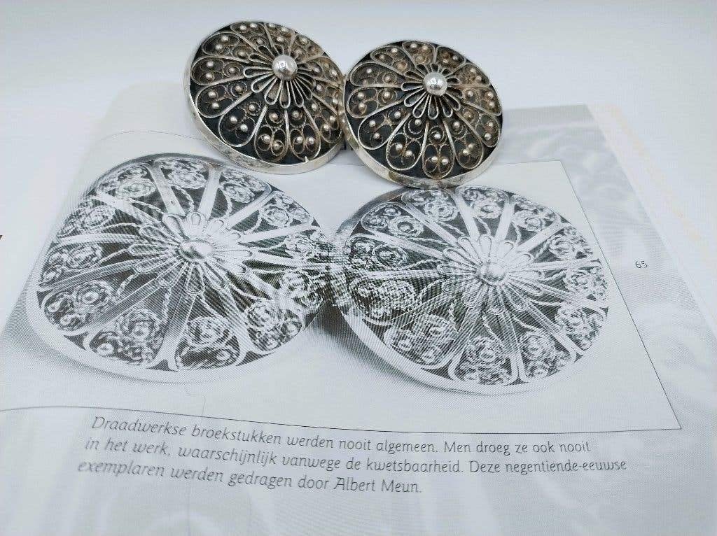 Zilveren broeksknopen, T. Hoefnagel, Urk, Antiek en Kunst, Antiek | Goud en Zilver, Verzenden, Zilver