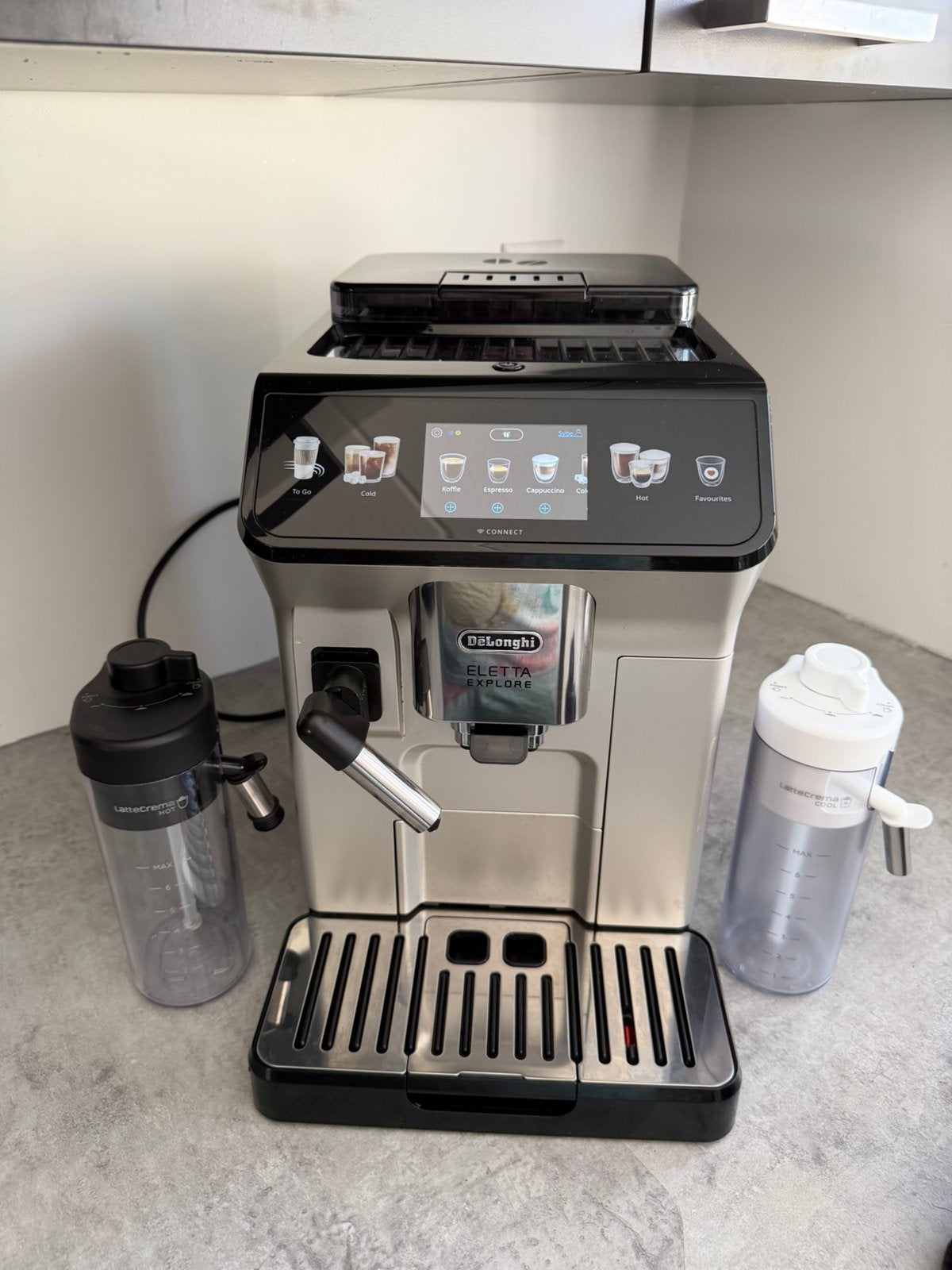 Zgan DeLonghi Eletta Explore koud en warme koffie met doos, Ophalen, Zo goed als nieuw, Koffiemachine
