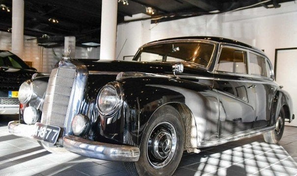 Mercedes-Benz 300 A Adenauer – bouwjaar 1952, Auto's, Oldtimers, Beige, Zwart, Mercedes-Benz, Handgeschakeld