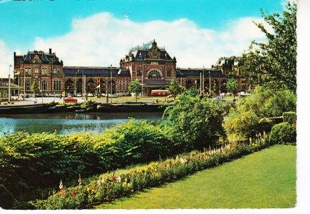 GRONINGEN,- Station. Bus- Binnenvaart. 14-04, Verzamelen, Ansichtkaarten | Nederland, Ophalen of Verzenden, 1960 tot 1980, Gelopen