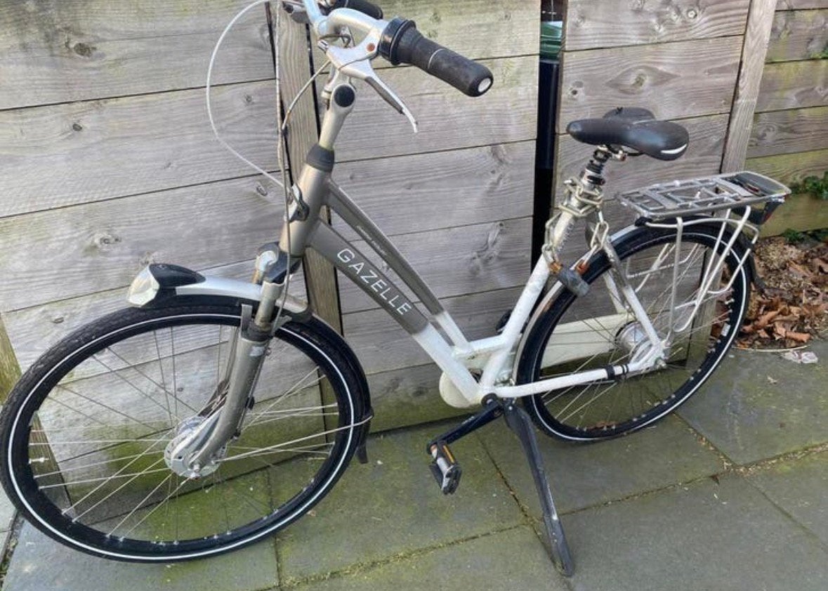 Gazelle damesfiets wit grijs met versnellingen, Fietsen en Brommers, Fietsen | Dames | Damesfietsen, Ophalen, Zo goed als nieuw