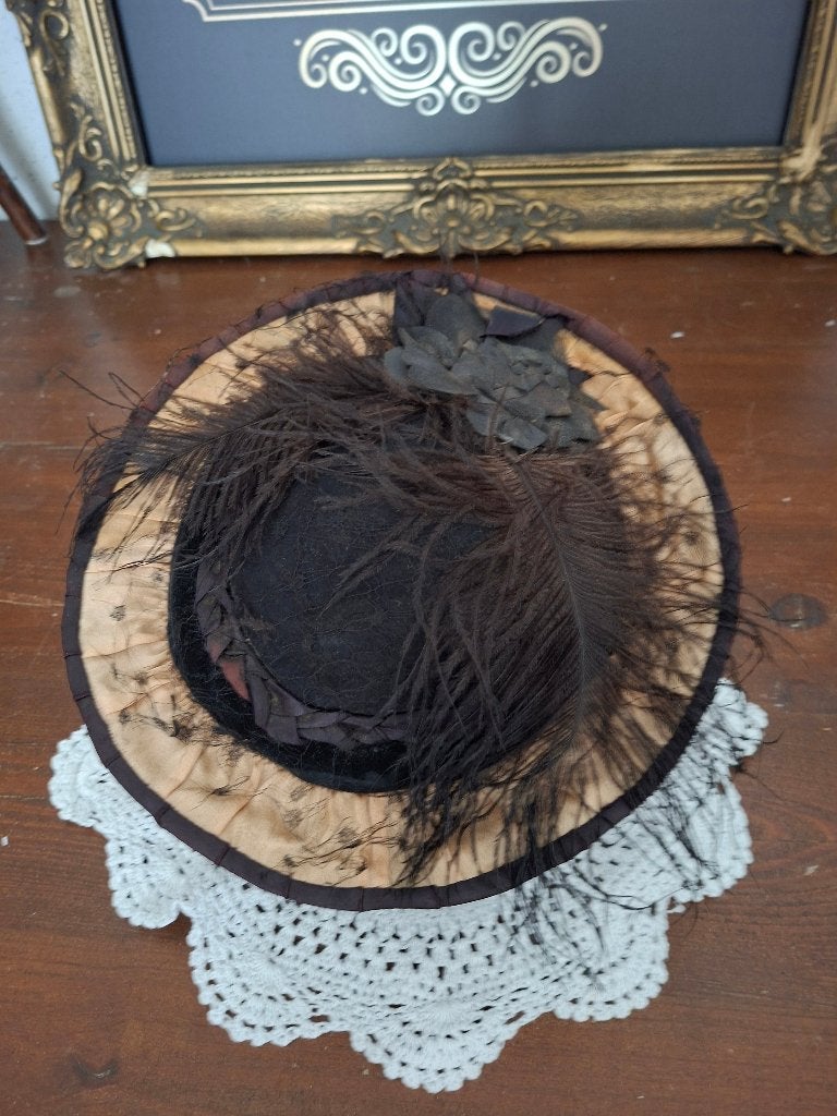 Antiek/vintage hoedje met veren, Ophalen of Verzenden, Dames, -antiek