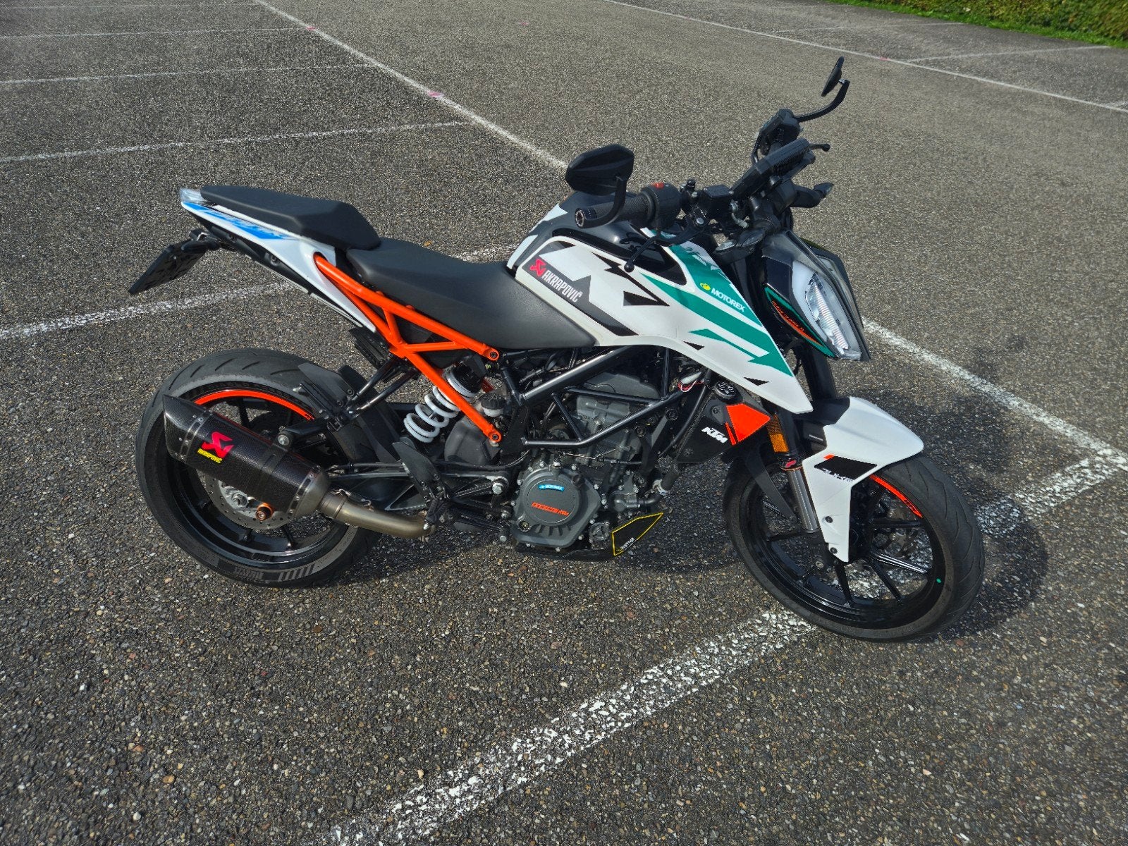 KTM Duke 125 2019 | Akrapovic, Pirelli's, Flame Remschijf, Motoren, Gebruikt, Particulier, 125 cc, Handvatverwarming
