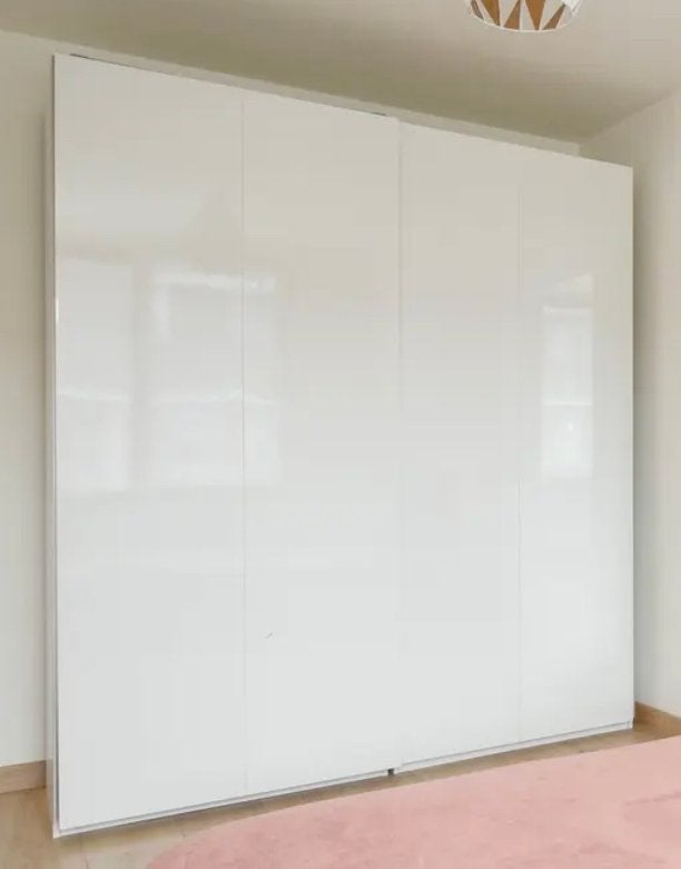 Moderne witte kledingkast met schuifdeuren, Ophalen, Overige materialen, Gebruikt, 200 cm of meer